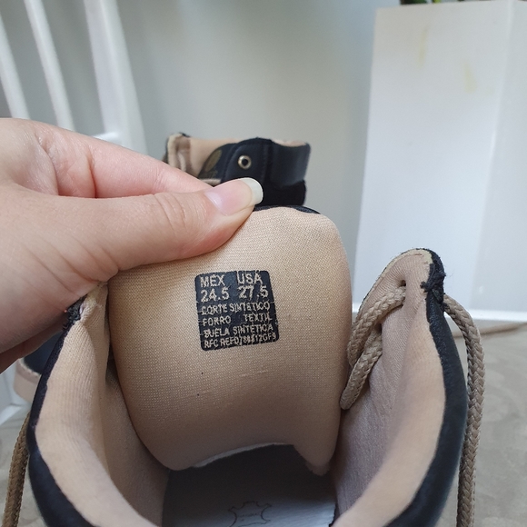 Cute boots - Picture 4 of 7